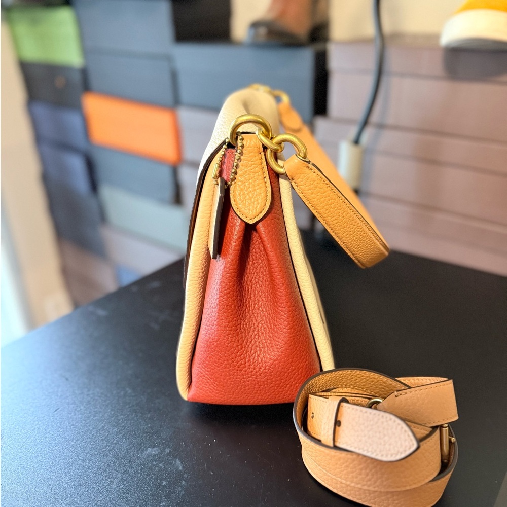 COACH May Shoulderbag in Colorblock - Picture 7 of 12